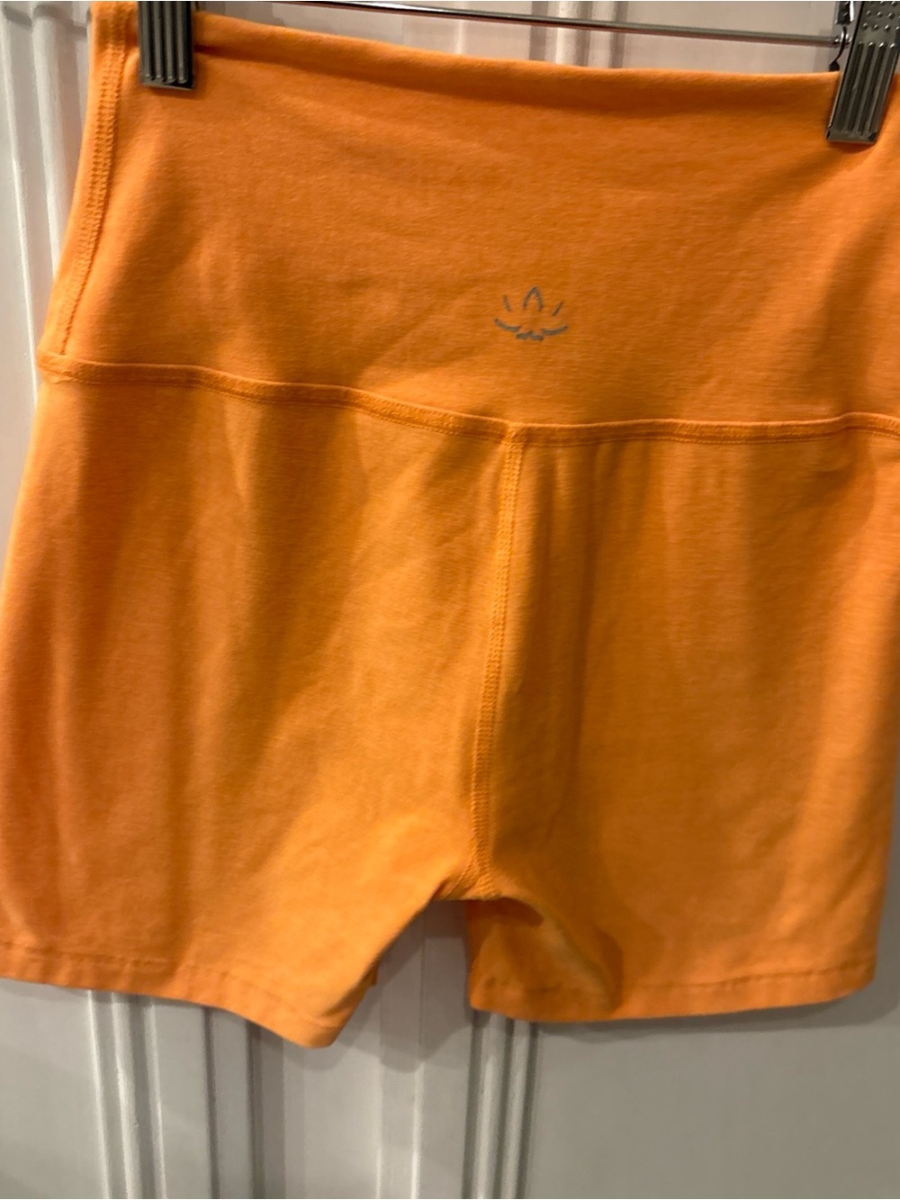 BEYOND YOGA KEEP PACE BIKE SHORTS ORANGE SPACE DYE SZ  S - 4” Inseam